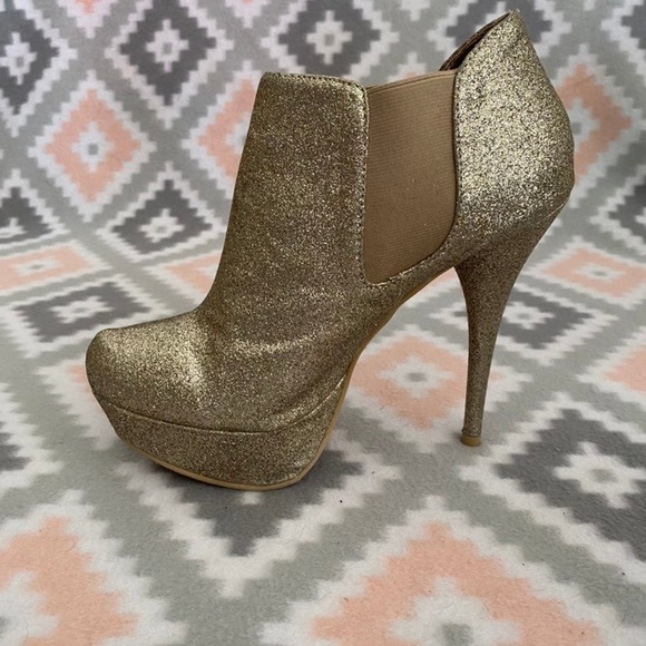 Steve Madden Gold Glitter Heels Booties - Picture 2 of 6